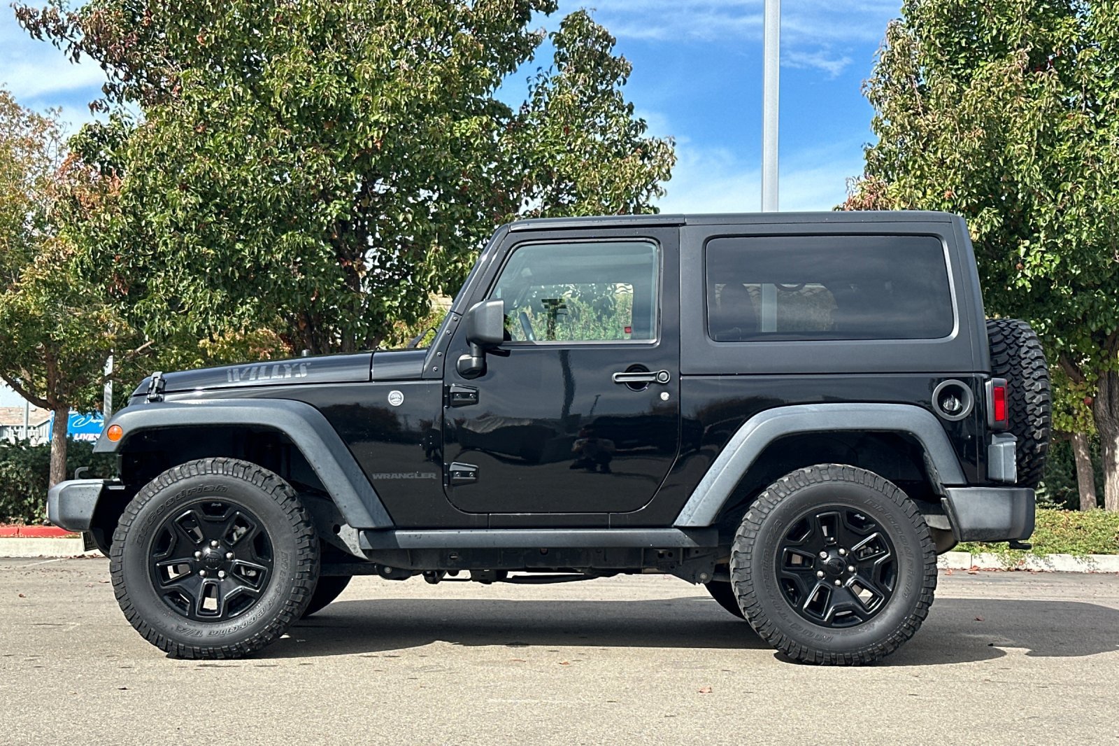 Used 2016 Jeep Wrangler Sport AWD/4WD image 7