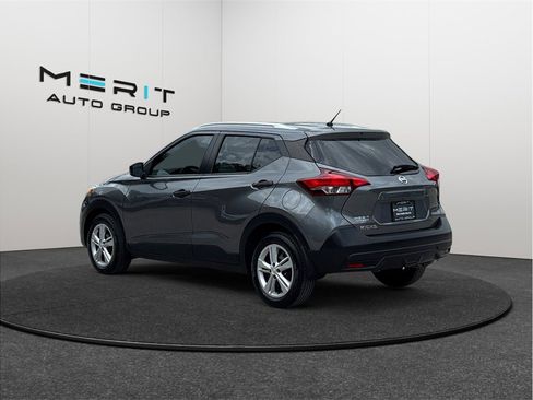 Used 2019 Nissan Kicks S FWD image 7