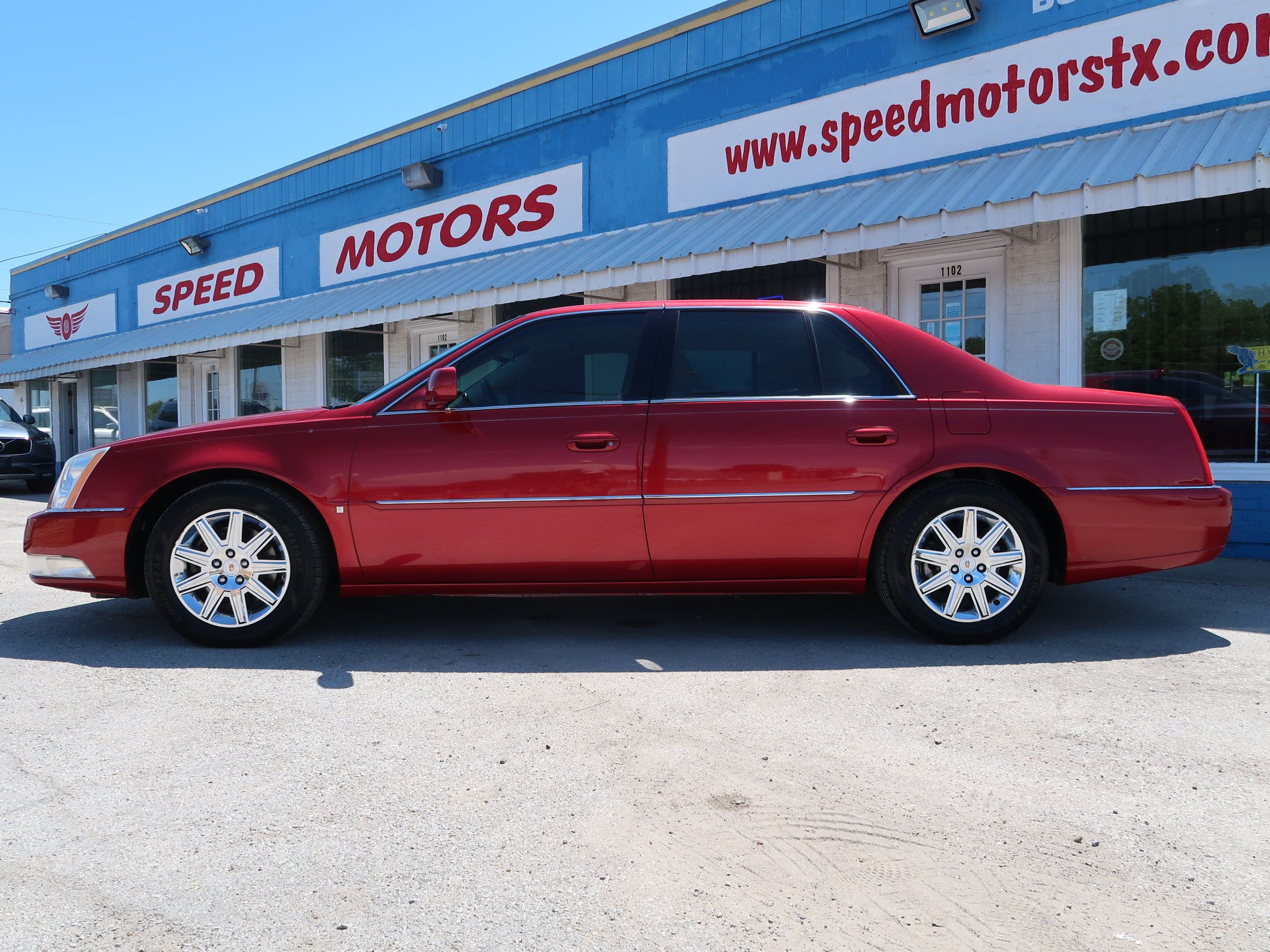 Used 2009 Cadillac DTS FWD image 3