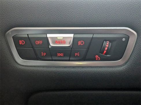 Used 2021 BMW X7 M50i image 27