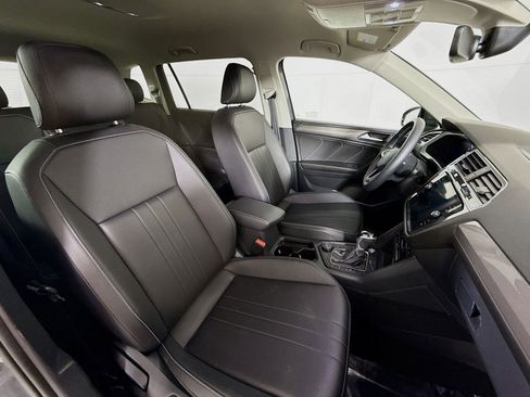 Used 2023 Volkswagen Tiguan SE image 26