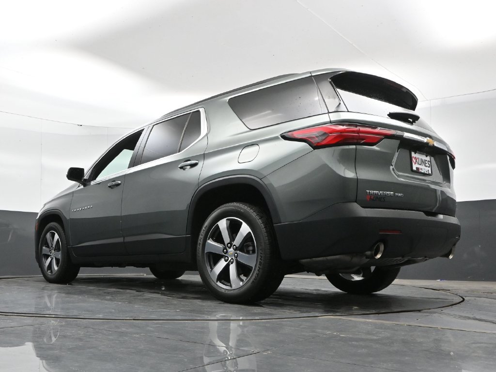 Used 2022 Chevrolet Traverse LT w/ LT Premium Package AWD/4WD image 48