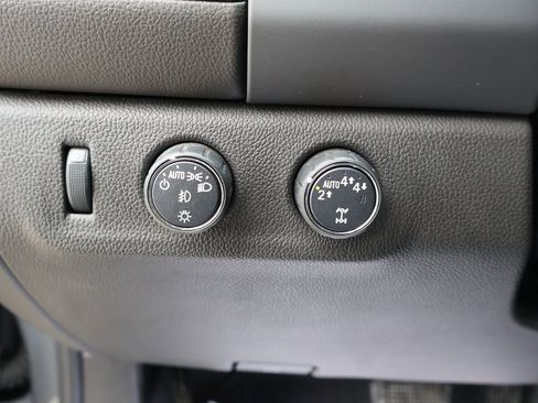 Used 2022 GMC Canyon AT4 image 12