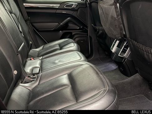 Used 2016 Porsche Cayenne AWD/4WD image 21