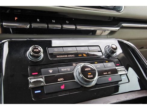 Used 2018 Lincoln Navigator Select w/ Technology Package RWD image 24