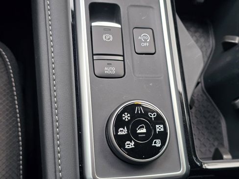 New 2026 Nissan Pathfinder SL AWD/4WD image 22