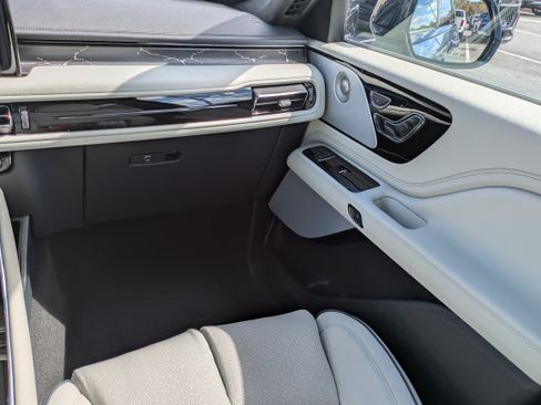New 2026 Lincoln Aviator Black Label w/ Black Label Special Edition AWD/4WD image 17