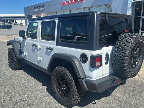 Used 2024 Jeep Wrangler Willys image 4