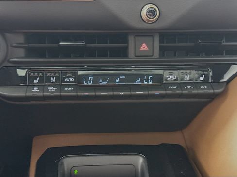 Certified 2025 Toyota Crown Signia w/ Advanced Technology Package AWD/4WD image 15