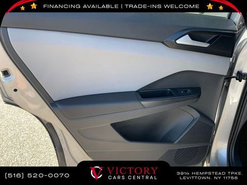 Used 2023 Volkswagen Taos SE image 16