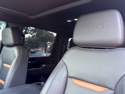 Used 2025 GMC Sierra 2500 AT4 w/ AT4 Premium Plus Package AWD/4WD image 12