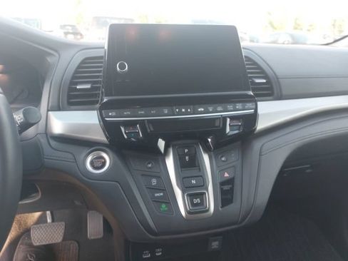 Used 2025 Honda Odyssey EX-L image 9