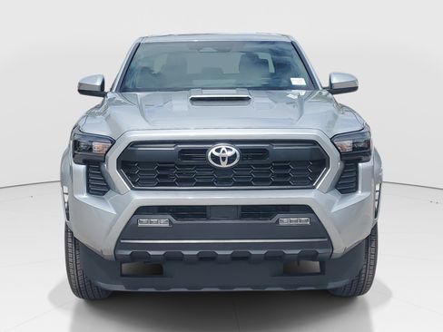 Used 2025 Toyota Tacoma TRD Sport RWD image 3