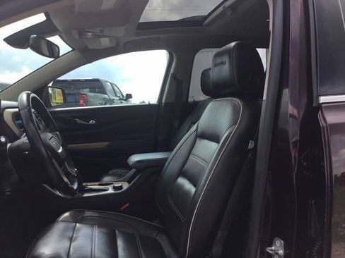 Used 2017 GMC Acadia Denali w/ Technology Package FWD image 14
