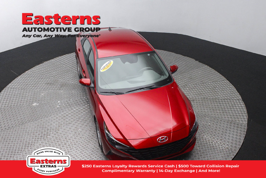 Used 2023 Hyundai Elantra SE w/ Cargo Package FWD image 4