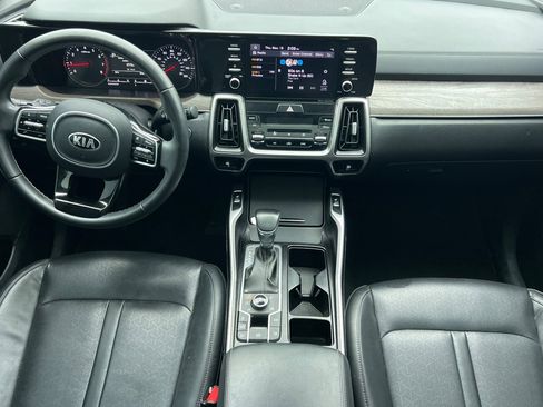 Used 2021 Kia Sorento EX w/ Panoramic Sunroof Package image 15