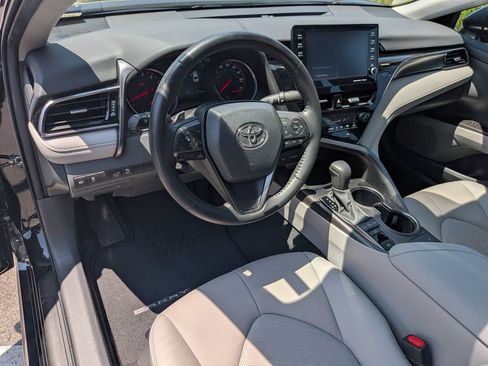 Used 2021 Toyota Camry XSE FWD image 13