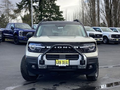 New 2025 Ford Bronco Sport Outer Banks w/ Sasquatch Outer Banks Package AWD/4WD image 2