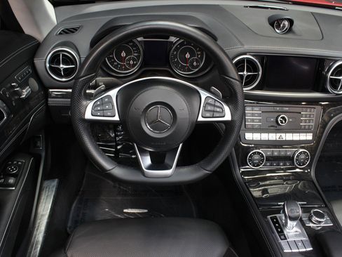Used 2017 Mercedes-Benz SL 550 image 48