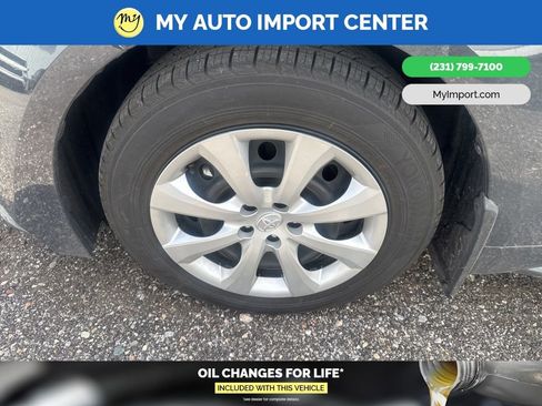 Used 2025 Toyota Corolla LE AWD/4WD image 6