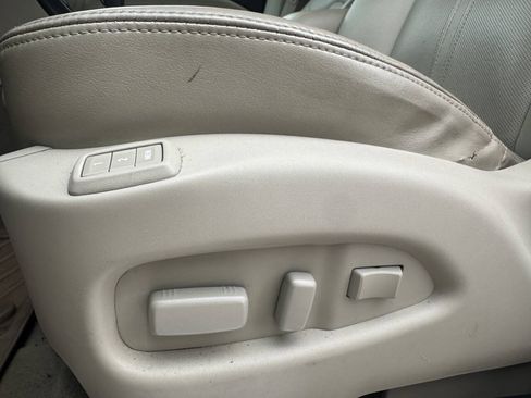 Used 2011 Cadillac SRX Luxury FWD image 14