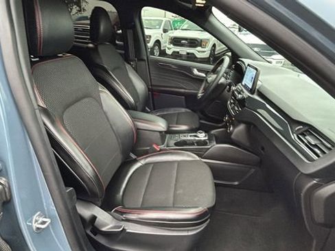 Certified 2025 Ford Escape ST-Line image 11
