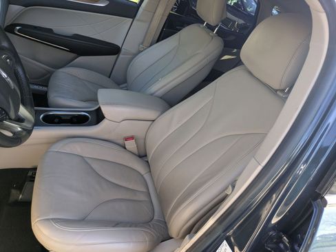 Used 2019 Lincoln MKC Select w/ Select Plus Package image 19