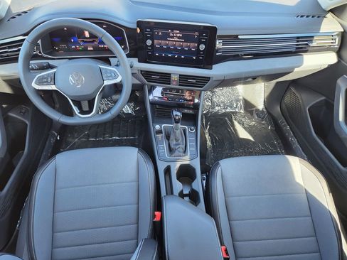 New 2026 Volkswagen Jetta SE FWD image 11