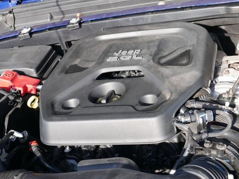 Used 2018 Jeep Wrangler Unlimited Sport image 9