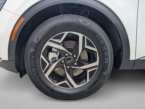 Used 2025 Kia Sportage LX FWD image 22