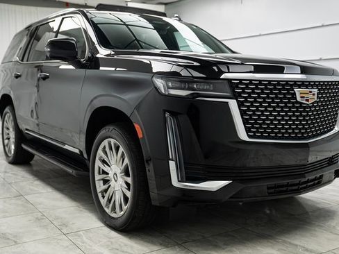 Used 2022 Cadillac Escalade Premium Luxury image 4