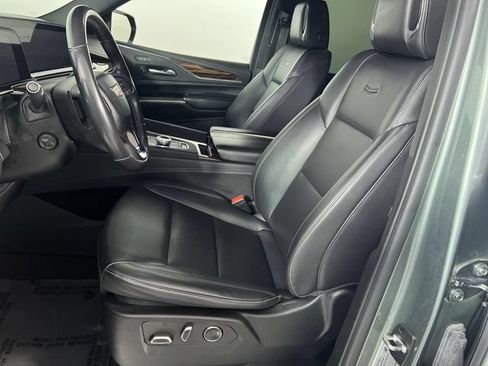 Certified 2024 Cadillac Escalade Luxury AWD/4WD image 19