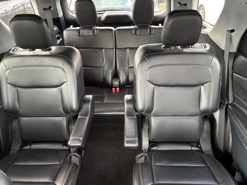 Used 2023 Ford Explorer Limited AWD/4WD image 36
