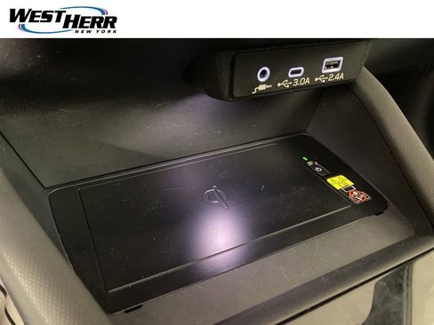 Used 2025 Subaru Forester Premium AWD/4WD image 4
