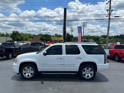 Used 2009 GMC Yukon Denali AWD/4WD image 1