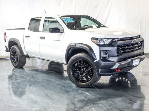 Used 2023 Chevrolet Colorado Trail Boss w/ Technology Package image 2