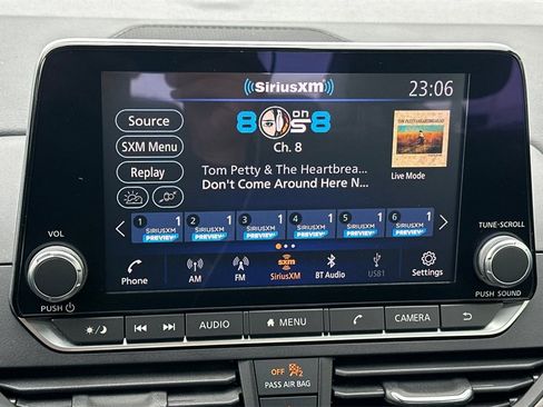 Used 2024 Nissan Altima 2.5 SV image 21