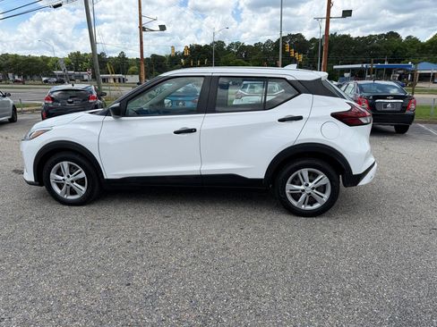 Used 2021 Nissan Kicks S FWD image 19