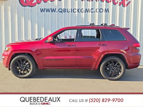 Used 2020 Jeep Grand Cherokee Altitude AWD/4WD image 4