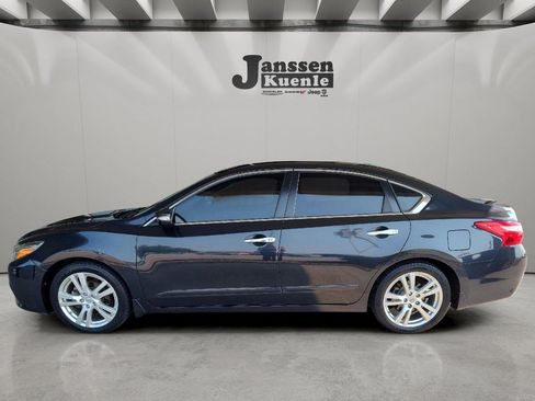 Used 2016 Nissan Altima 3.5 SL FWD image 1