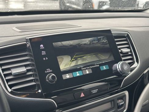 Used 2022 Honda Pilot Touring image 9