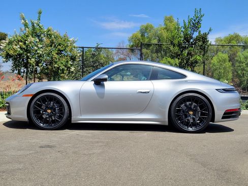 Certified 2022 Porsche 911 Carrera RWD image 2