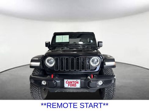 Used 2025 Jeep Wrangler Unlimited Rubicon AWD/4WD image 9