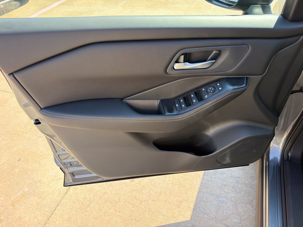 New 2026 Nissan Rogue SV FWD image 11