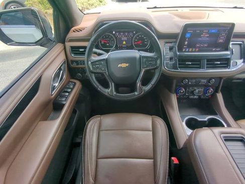 Used 2021 Chevrolet Suburban High Country w/ Premium Package AWD/4WD image 18