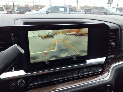 Used 2022 Chevrolet Silverado 1500 LT image 11