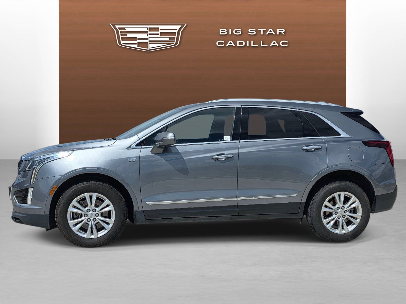 Used 2020 Cadillac XT5 Luxury FWD image 2