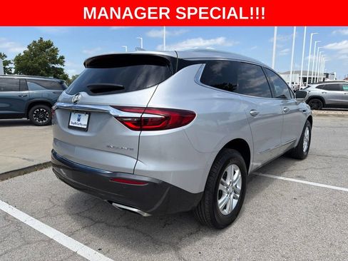Used 2019 Buick Enclave Essence FWD image 12