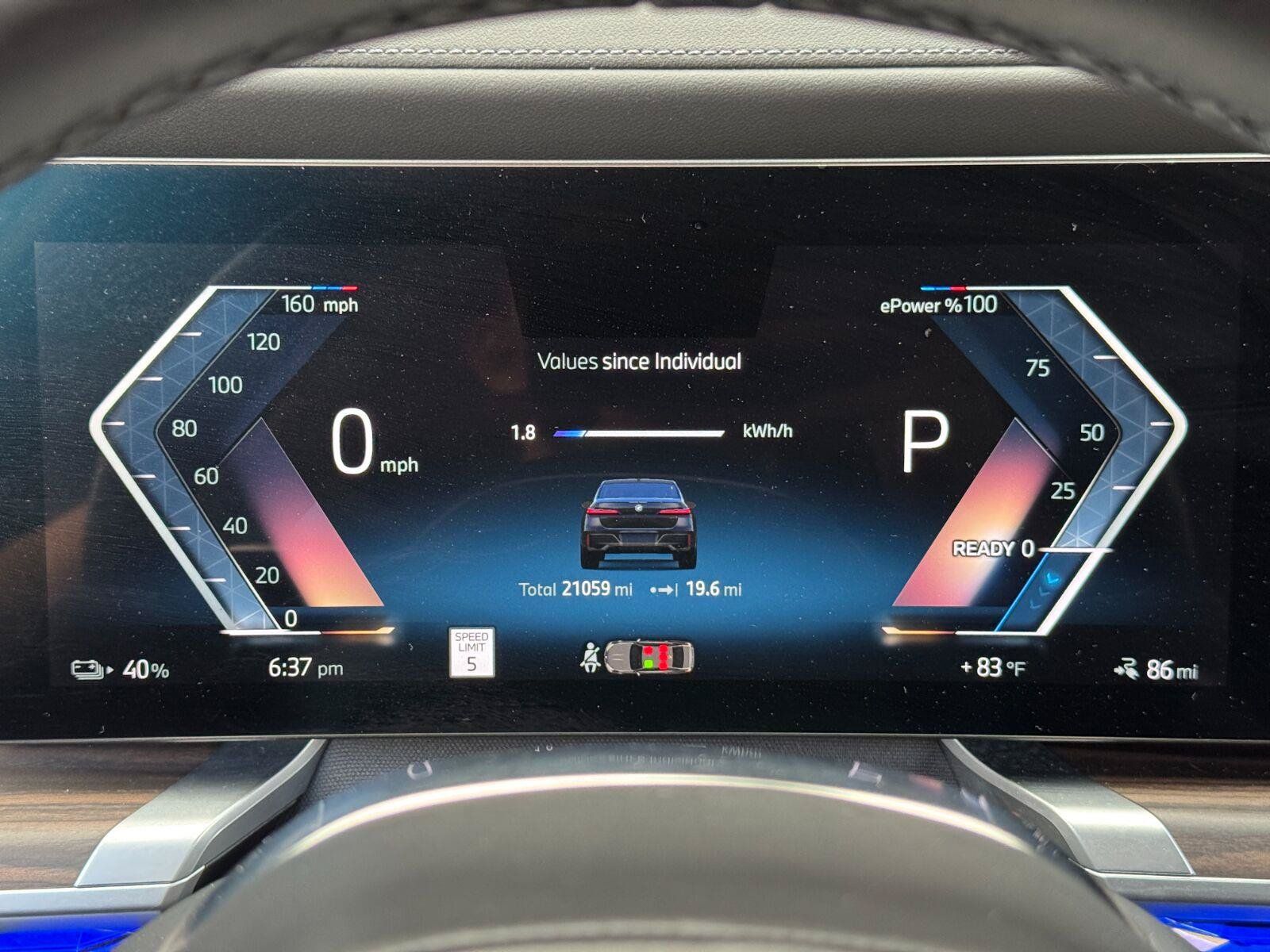 Used 2024 BMW i7 eDrive50 w/ M Sport Package RWD image 21