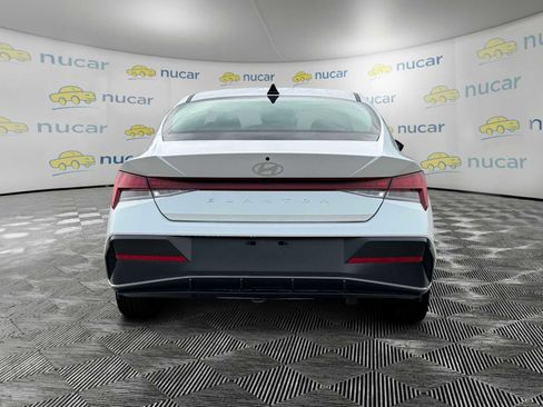 New 2025 Hyundai Elantra SEL image 7